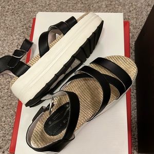 Black Viole Blanche platform sandals.Good condition. Size 36.Leather top.